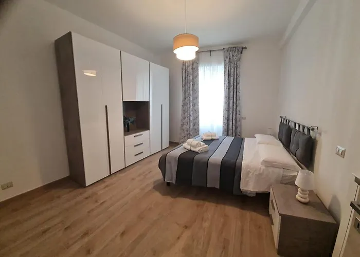 Domus Lidia - Non Fumatori Apartment *